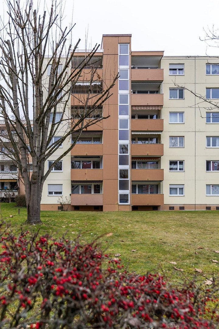 Pronájem bytu 3+1 85 m², Petersauracher Str. 39, Nürnberg, Bavorsko Pronájem bytu 3+1 85 m², Petersauracher Str. 39, Nürnberg, Bavorsko