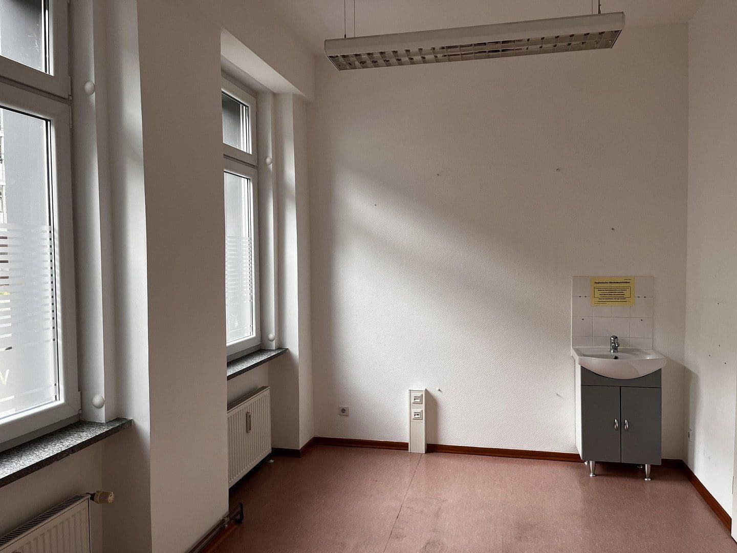 Pronájem kanceláře 116 m², Dietzgenstr. 93, Berlin, Berlín Pronájem kanceláře 116 m², Dietzgenstr. 93, Berlin, Berlín