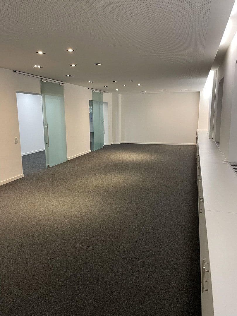 Pronájem kanceláře 415 m², Leopoldstraße 55, München, Bavorsko Pronájem kanceláře 415 m², Leopoldstraße 55, München, Bavorsko