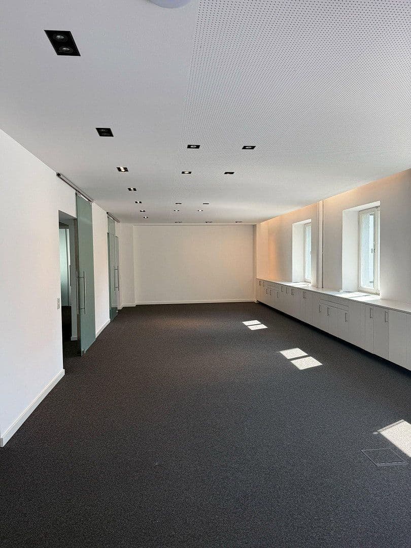 Pronájem kanceláře 415 m², Leopoldstraße 55, München, Bavorsko Pronájem kanceláře 415 m², Leopoldstraße 55, München, Bavorsko