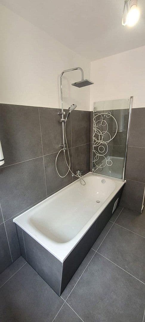 Pronájem bytu 5+1 112 m², Neumärker Straße 7, Helmstedt, Dolní Sasko Pronájem bytu 5+1 112 m², Neumärker Straße 7, Helmstedt, Dolní Sasko