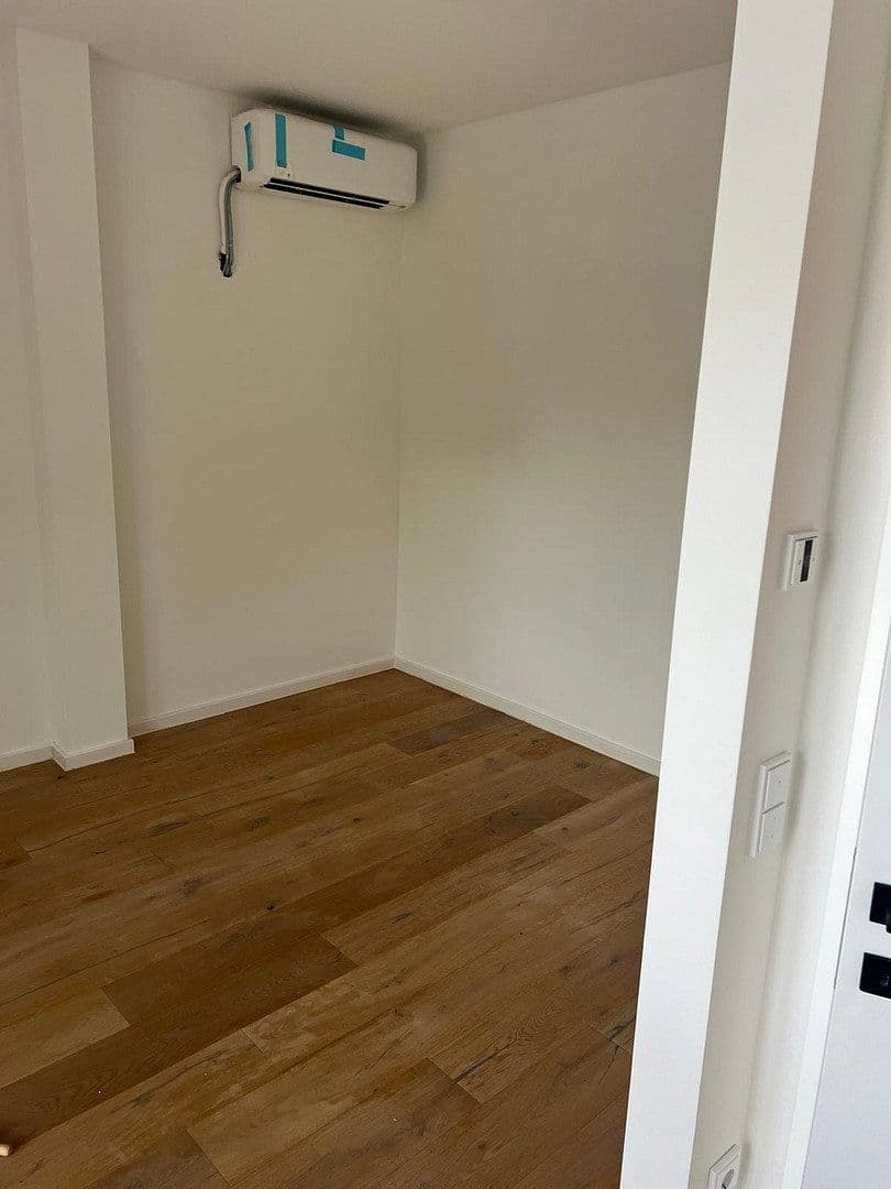 Prodej domu 212 m², pozemek 182 m², Am Blumenfeld 23 A, Meerbusch, Severní Porýní-Vestfálsko Prodej domu 212 m², pozemek 182 m², Am Blumenfeld 23 A, Meerbusch, Severní Porýní-Vestfálsko