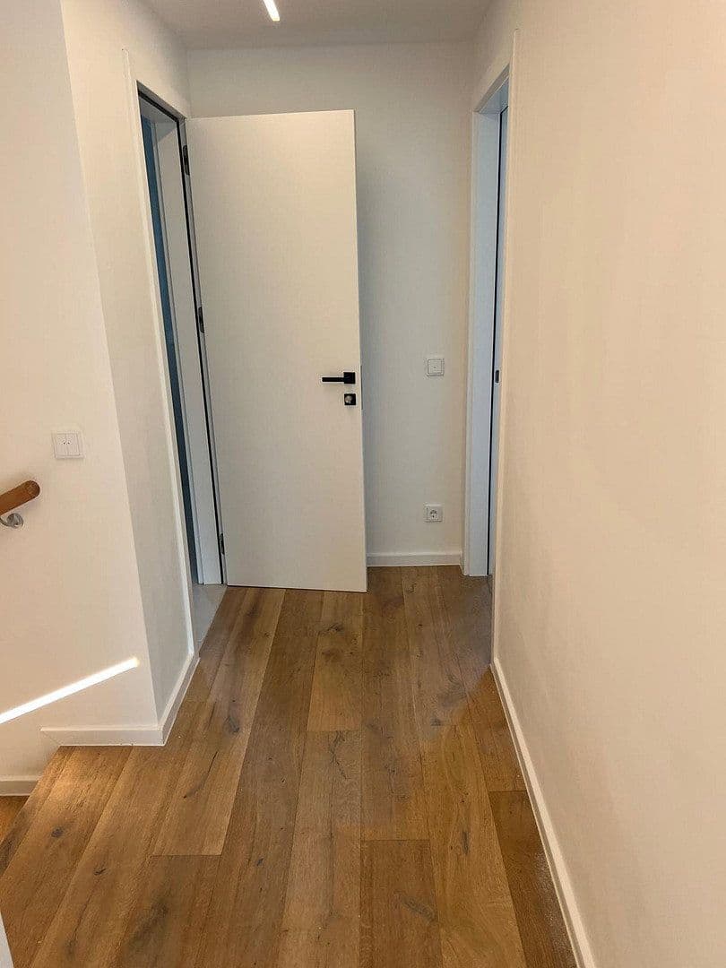 Prodej domu 212 m², pozemek 182 m², Am Blumenfeld 23 A, Meerbusch, Severní Porýní-Vestfálsko Prodej domu 212 m², pozemek 182 m², Am Blumenfeld 23 A, Meerbusch, Severní Porýní-Vestfálsko