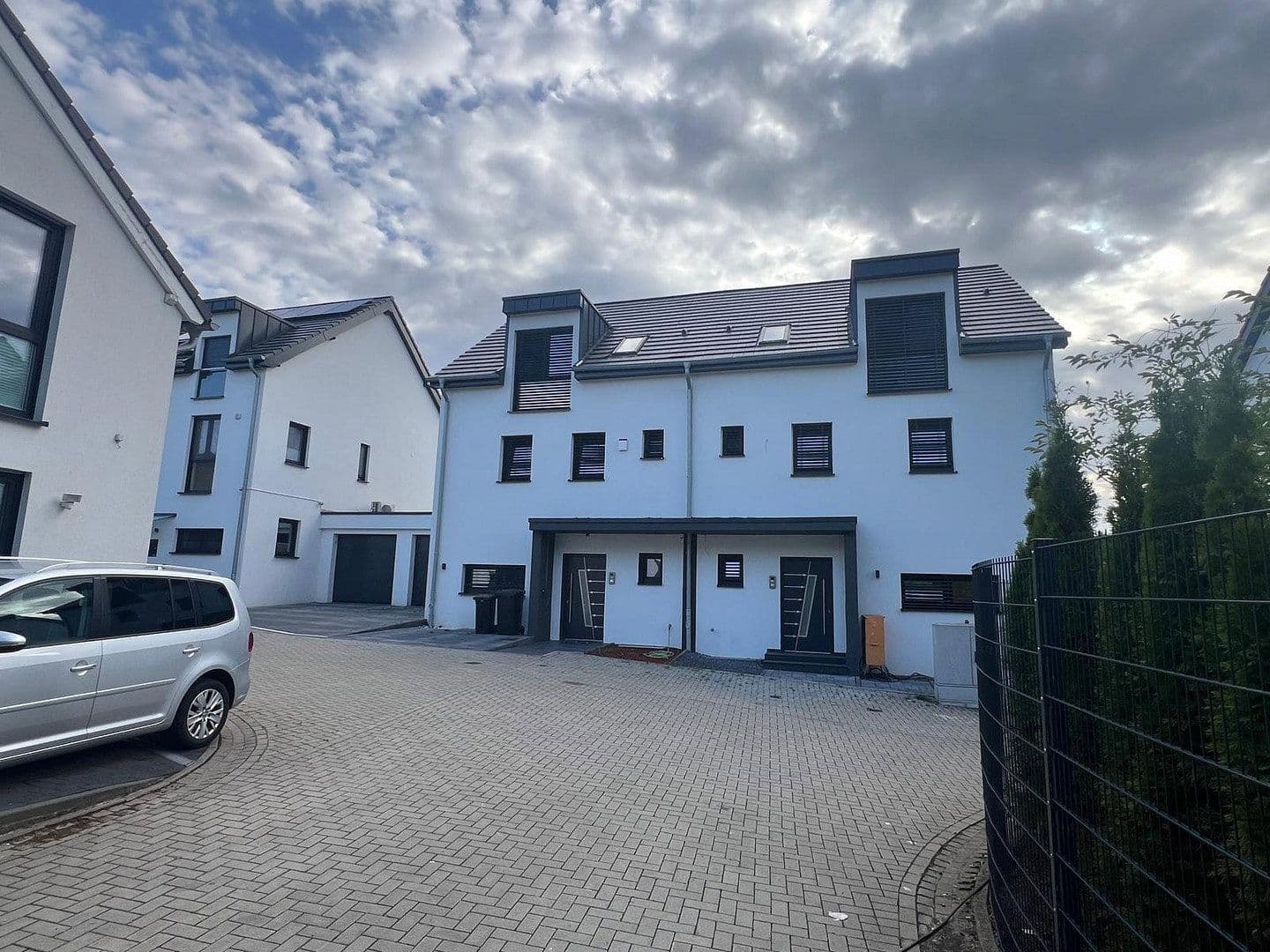 Prodej domu 212 m², pozemek 182 m², Am Blumenfeld 23 A, Meerbusch, Severní Porýní-Vestfálsko Prodej domu 212 m², pozemek 182 m², Am Blumenfeld 23 A, Meerbusch, Severní Porýní-Vestfálsko