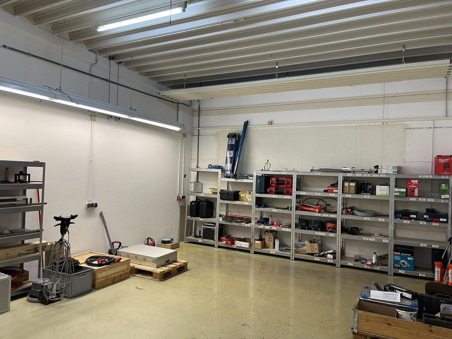 Prodej nebytového prostoru 5.355 m², Hengersberg, Bavorsko Prodej nebytového prostoru 5.355 m², Hengersberg, Bavorsko