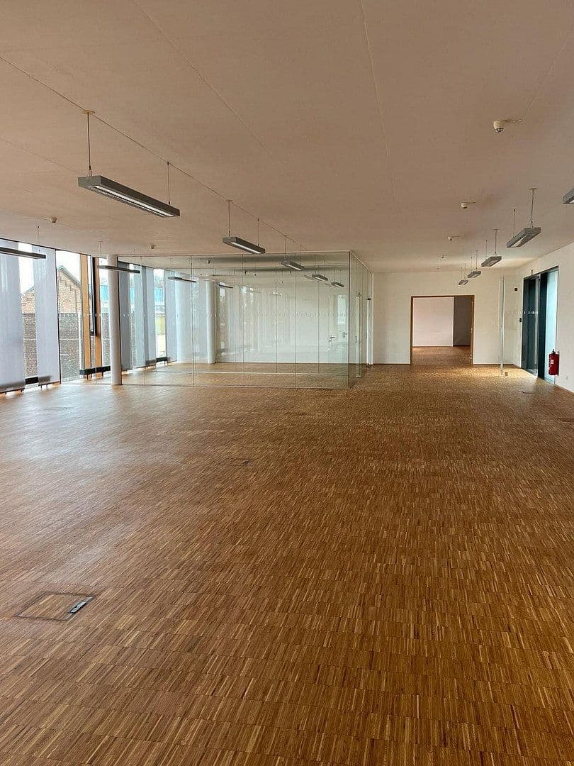 Pronájem kanceláře 1.314 m², Industriestraße 30, Remscheid, Severní Porýní-Vestfálsko Pronájem kanceláře 1.314 m², Industriestraße 30, Remscheid, Severní Porýní-Vestfálsko