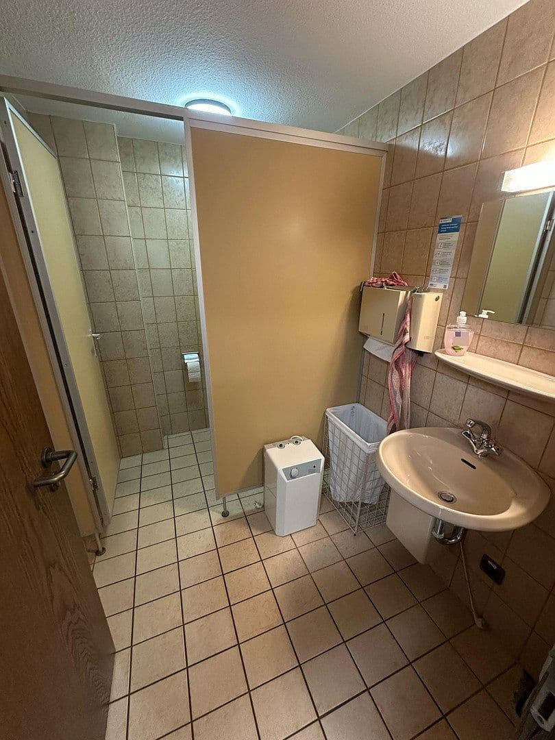 Pronájem nebytového prostoru 198 m², Weinstraße 41, Wachenheim an der Weinstraße, Porýní-Falc Pronájem nebytového prostoru 198 m², Weinstraße 41, Wachenheim an der Weinstraße, Porýní-Falc