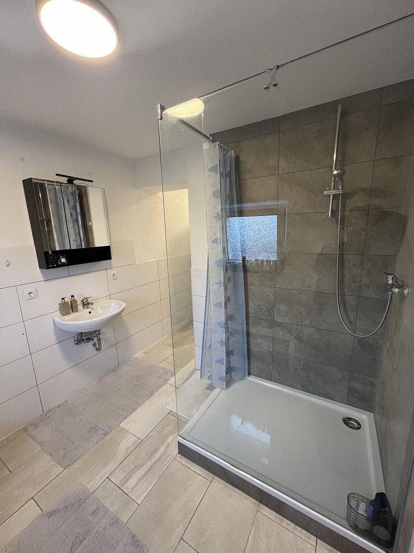 Pronájem bytu 1+1 120 m², Waghäusel, Bádensko-Württembersko Pronájem bytu 1+1 120 m², Waghäusel, Bádensko-Württembersko