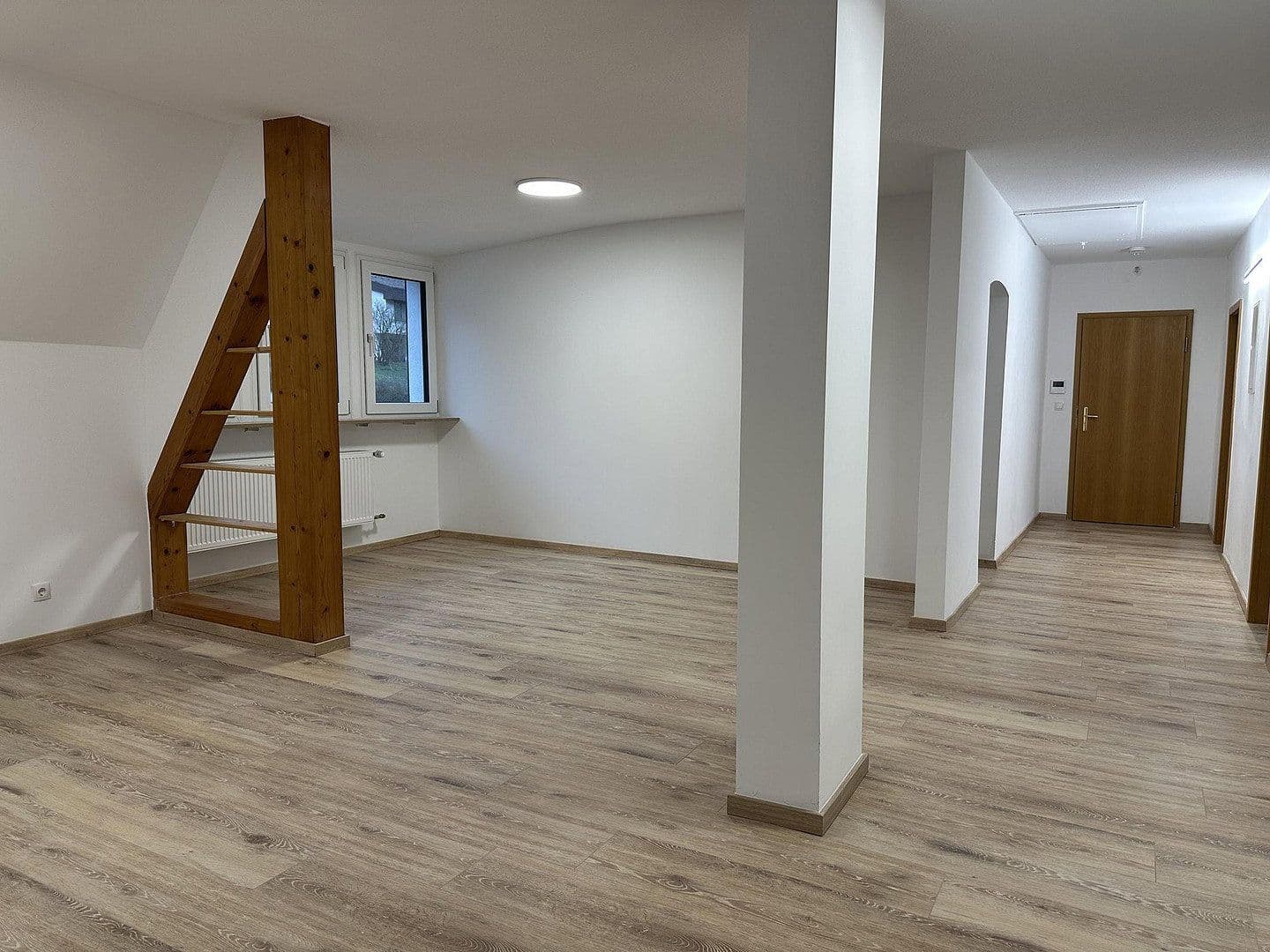 Pronájem bytu 3+1 94 m², Badstr. 131, Egloffstein, Bavorsko Pronájem bytu 3+1 94 m², Badstr. 131, Egloffstein, Bavorsko