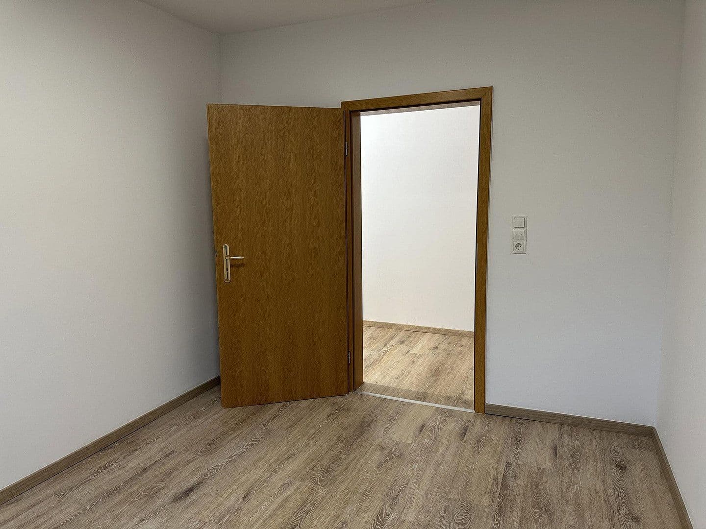 Pronájem bytu 3+1 94 m², Badstr. 131, Egloffstein, Bavorsko Pronájem bytu 3+1 94 m², Badstr. 131, Egloffstein, Bavorsko