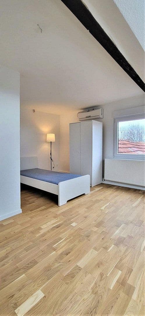 Pronájem bytu 4+1 89 m², Wilhelmstraße 75, Eislingen/Fils, Bádensko-Württembersko Pronájem bytu 4+1 89 m², Wilhelmstraße 75, Eislingen/Fils, Bádensko-Württembersko