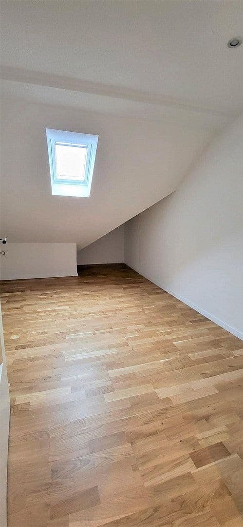 Pronájem bytu 4+1 89 m², Wilhelmstraße 75, Eislingen/Fils, Bádensko-Württembersko Pronájem bytu 4+1 89 m², Wilhelmstraße 75, Eislingen/Fils, Bádensko-Württembersko