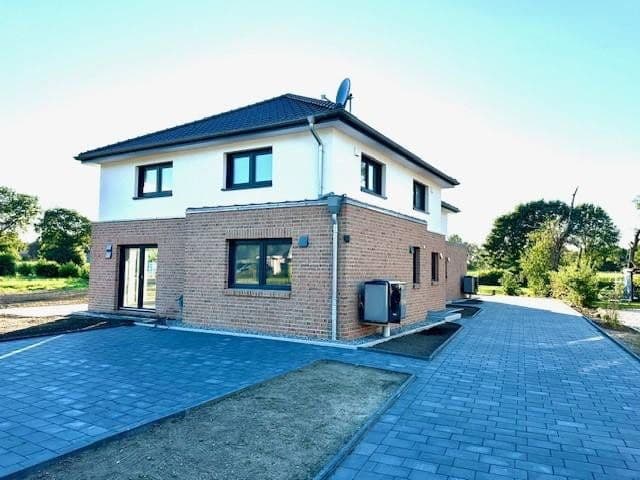 Prodej domu 133 m², pozemek 460 m², Wischhof 9 b, Düdenbüttel, Dolní Sasko Prodej domu 133 m², pozemek 460 m², Wischhof 9 b, Düdenbüttel, Dolní Sasko
