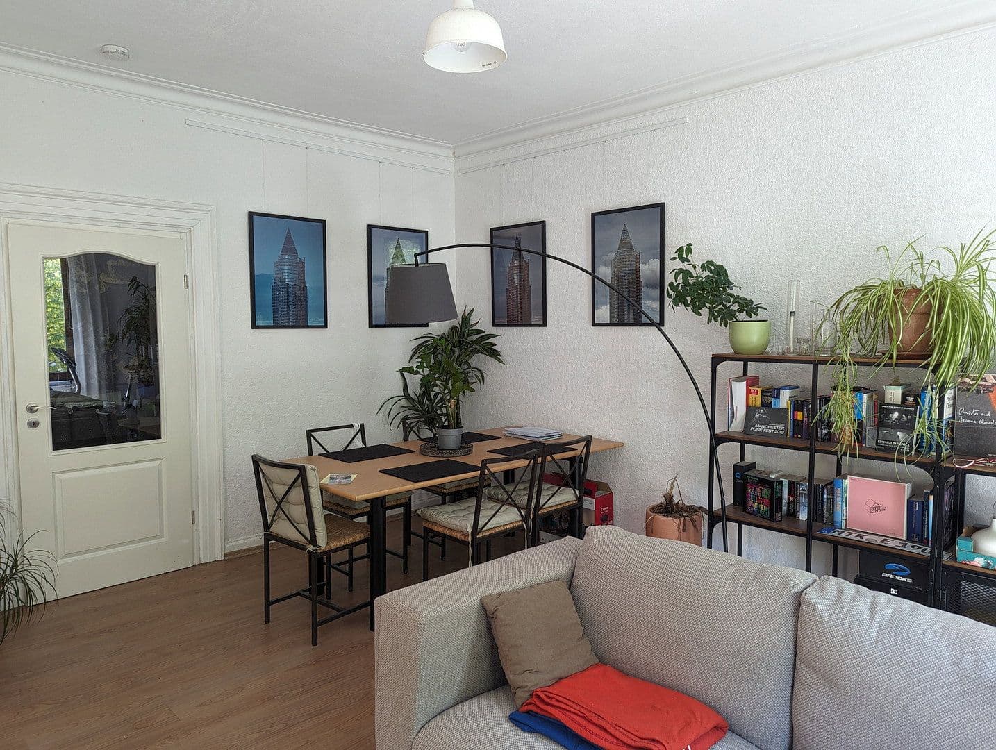 Pronájem bytu 2+1 65 m², Bahnhofstraße 9, Rottenburg am Neckar, Bádensko-Württembersko Pronájem bytu 2+1 65 m², Bahnhofstraße 9, Rottenburg am Neckar, Bádensko-Württembersko