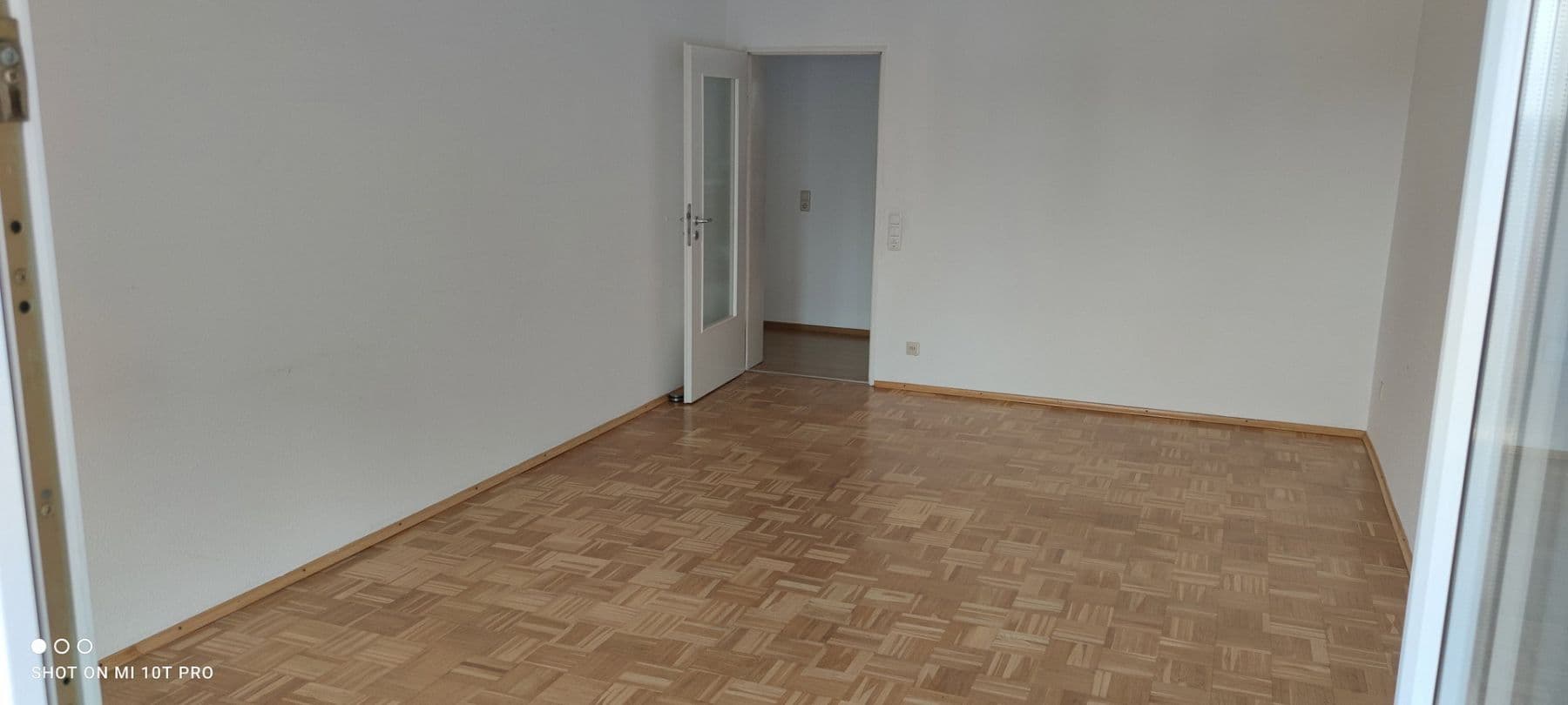 Pronájem bytu 3+1 87 m², Theodor-Heuss-Str. 15, Ettlingen, Bádensko-Württembersko Pronájem bytu 3+1 87 m², Theodor-Heuss-Str. 15, Ettlingen, Bádensko-Württembersko