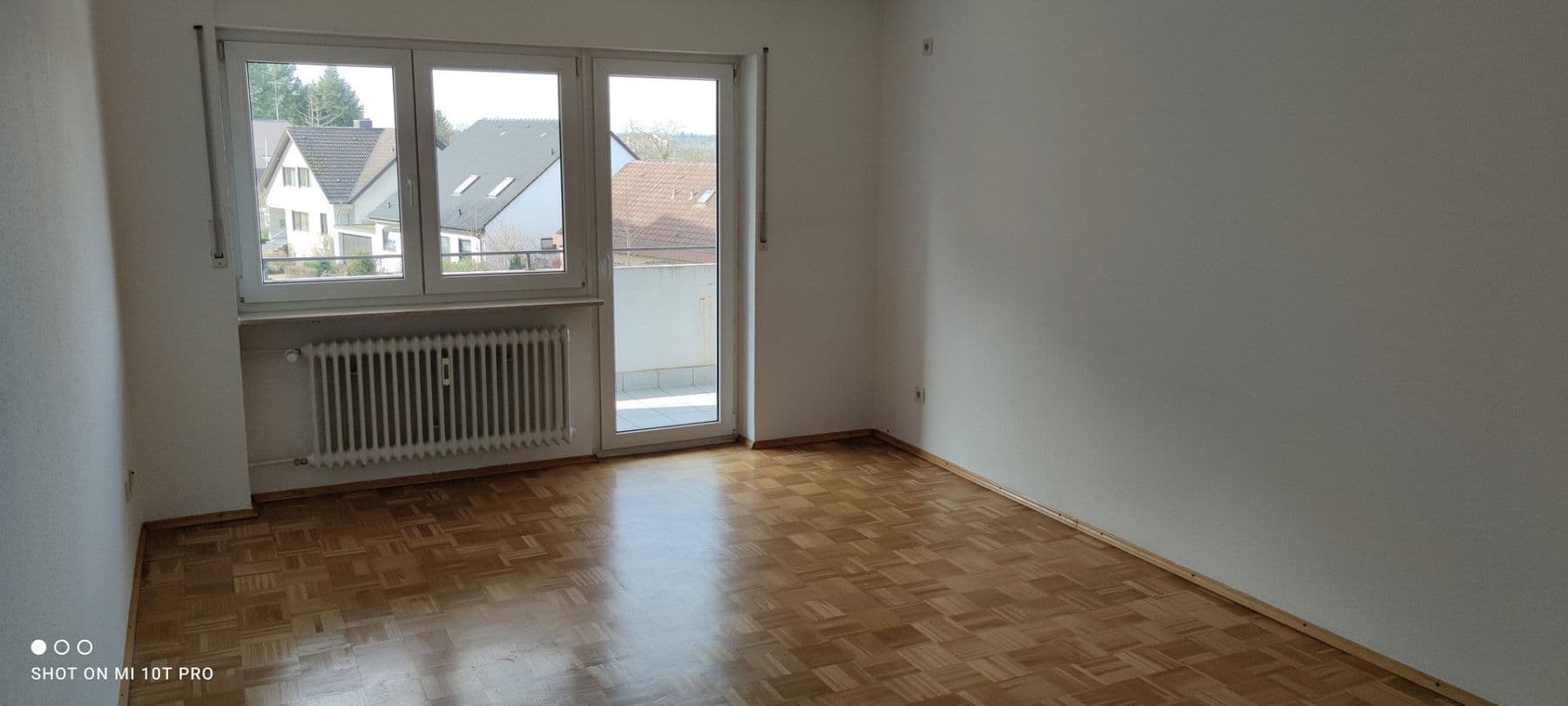 Pronájem bytu 3+1 87 m², Theodor-Heuss-Str. 15, Ettlingen, Bádensko-Württembersko Pronájem bytu 3+1 87 m², Theodor-Heuss-Str. 15, Ettlingen, Bádensko-Württembersko