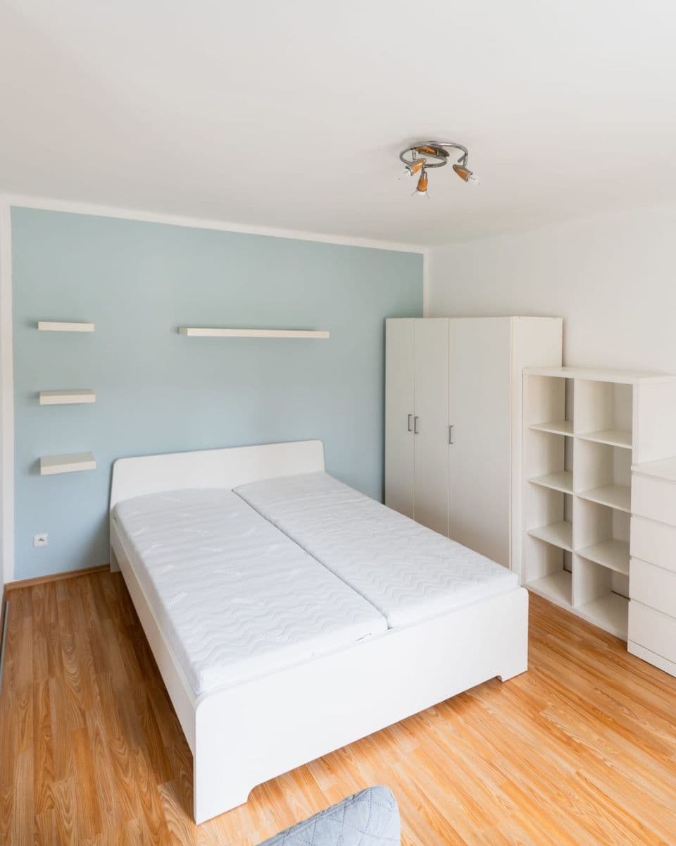 Pronájem bytu 1+1 30 m², Vodárenská, Kladno, Středočeský kraj Pronájem bytu 1+1 30 m², Vodárenská, Kladno, Středočeský kraj