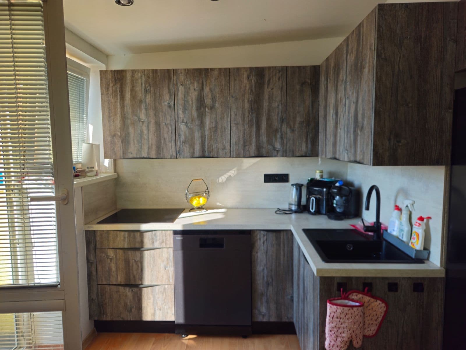 Pronájem bytu 2+kk 78 m², Komárovská, Brno, Jihomoravský kraj Pronájem bytu 2+kk 78 m², Komárovská, Brno, Jihomoravský kraj