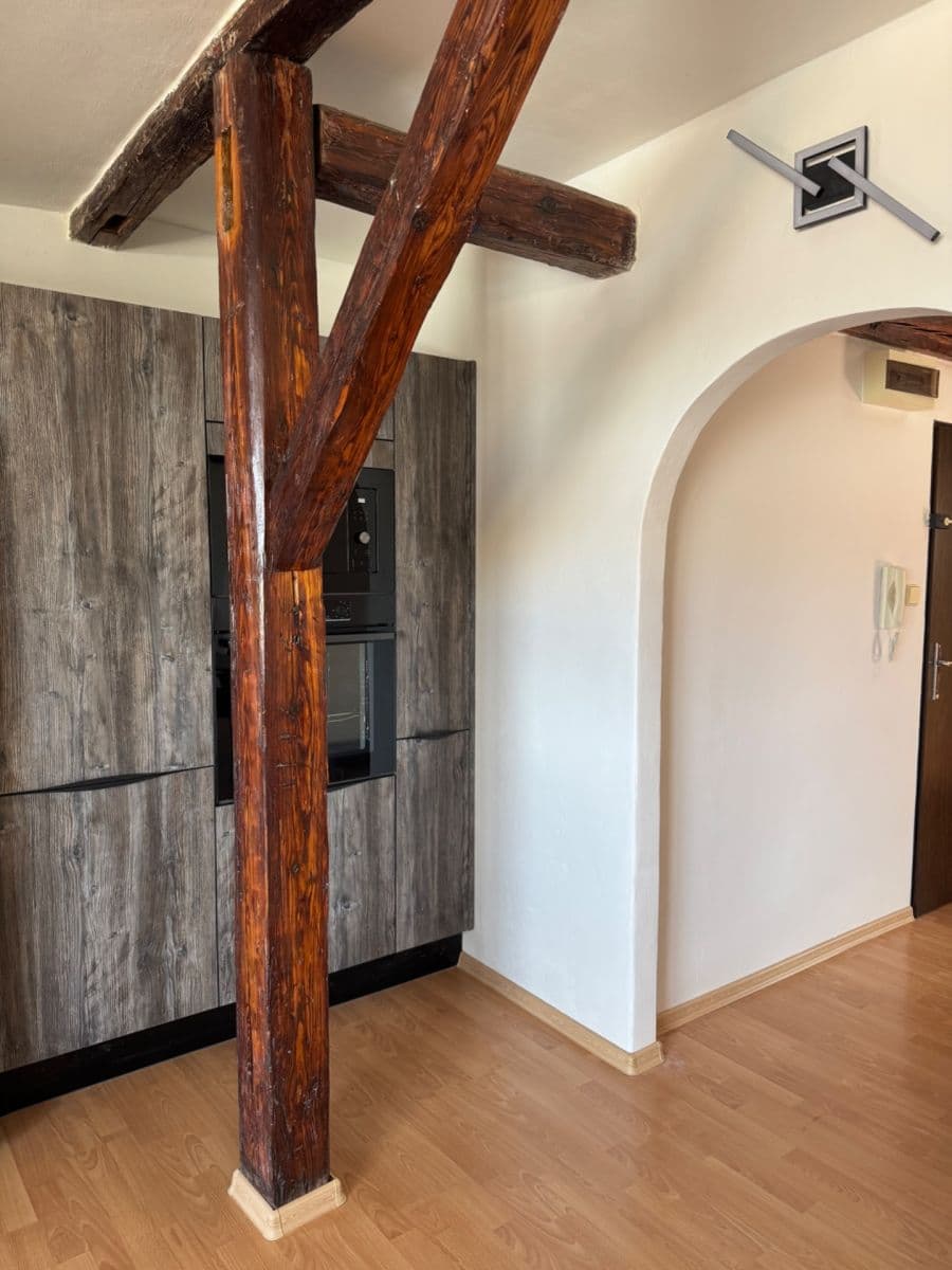 Pronájem bytu 2+kk 78 m², Komárovská, Brno, Jihomoravský kraj Pronájem bytu 2+kk 78 m², Komárovská, Brno, Jihomoravský kraj