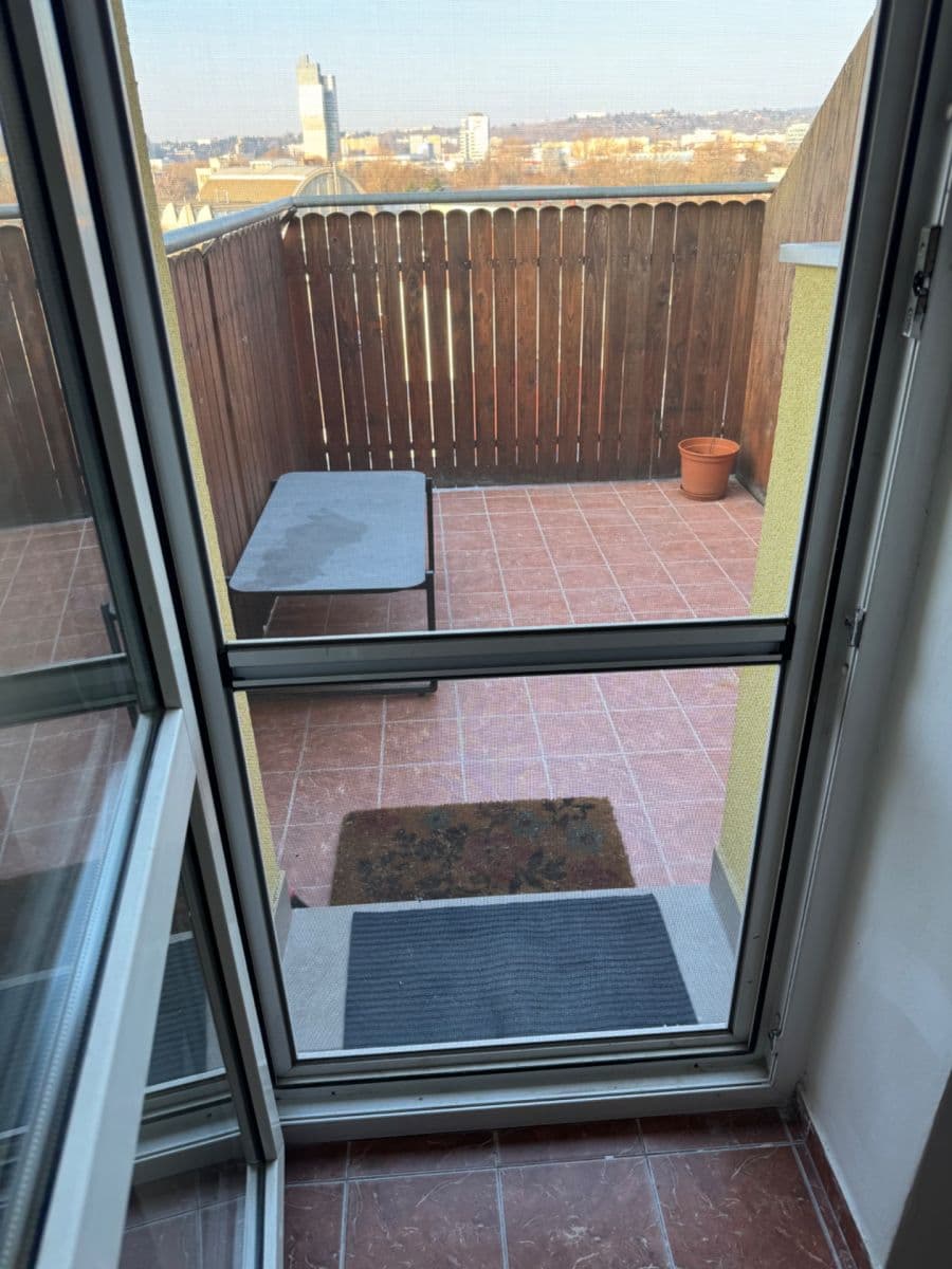 Pronájem bytu 2+kk 78 m², Komárovská, Brno, Jihomoravský kraj Pronájem bytu 2+kk 78 m², Komárovská, Brno, Jihomoravský kraj