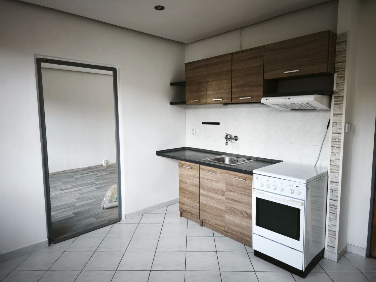 Prodej bytu 1+1 37 m², Krušnohorská, Chlumec, Ústecký kraj Prodej bytu 1+1 37 m², Krušnohorská, Chlumec, Ústecký kraj