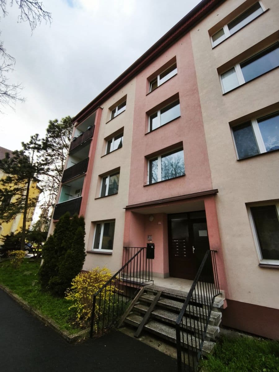 Prodej bytu 1+1 37 m², Krušnohorská, Chlumec, Ústecký kraj Prodej bytu 1+1 37 m², Krušnohorská, Chlumec, Ústecký kraj