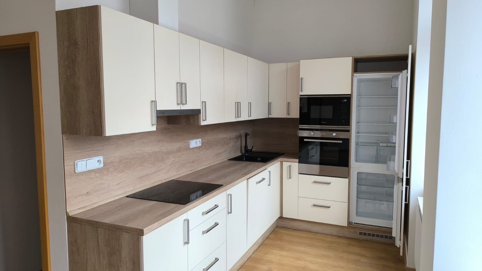 Pronájem bytu 3+1 72 m², Tomanova, Slaný, Středočeský kraj Pronájem bytu 3+1 72 m², Tomanova, Slaný, Středočeský kraj