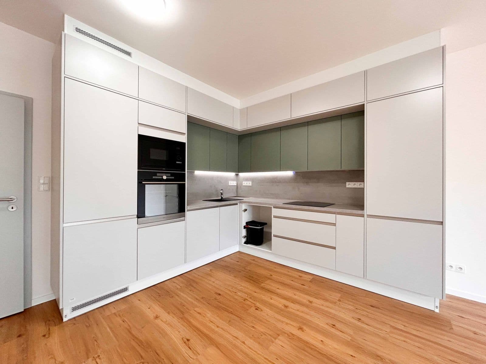 Pronájem bytu 3+kk 90 m², Suchánkova, Benešov, Středočeský kraj Pronájem bytu 3+kk 90 m², Suchánkova, Benešov, Středočeský kraj