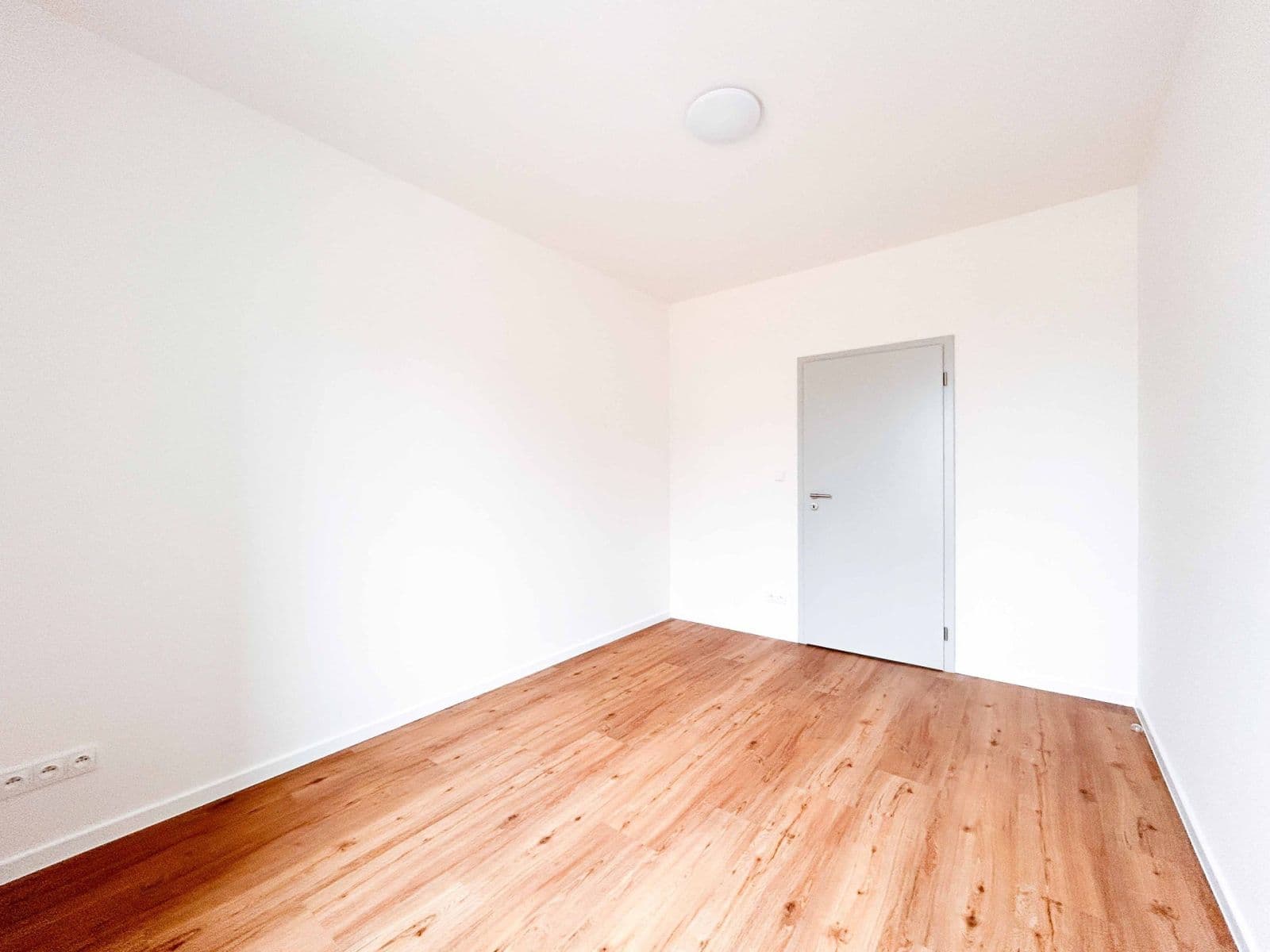 Pronájem bytu 3+kk 90 m², Suchánkova, Benešov, Středočeský kraj Pronájem bytu 3+kk 90 m², Suchánkova, Benešov, Středočeský kraj