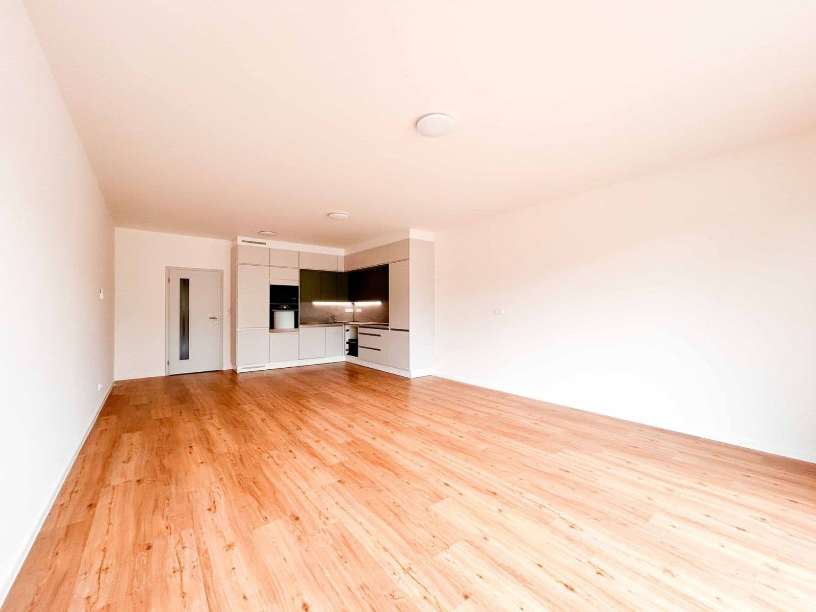 Pronájem bytu 3+kk 90 m², Suchánkova, Benešov, Středočeský kraj Pronájem bytu 3+kk 90 m², Suchánkova, Benešov, Středočeský kraj