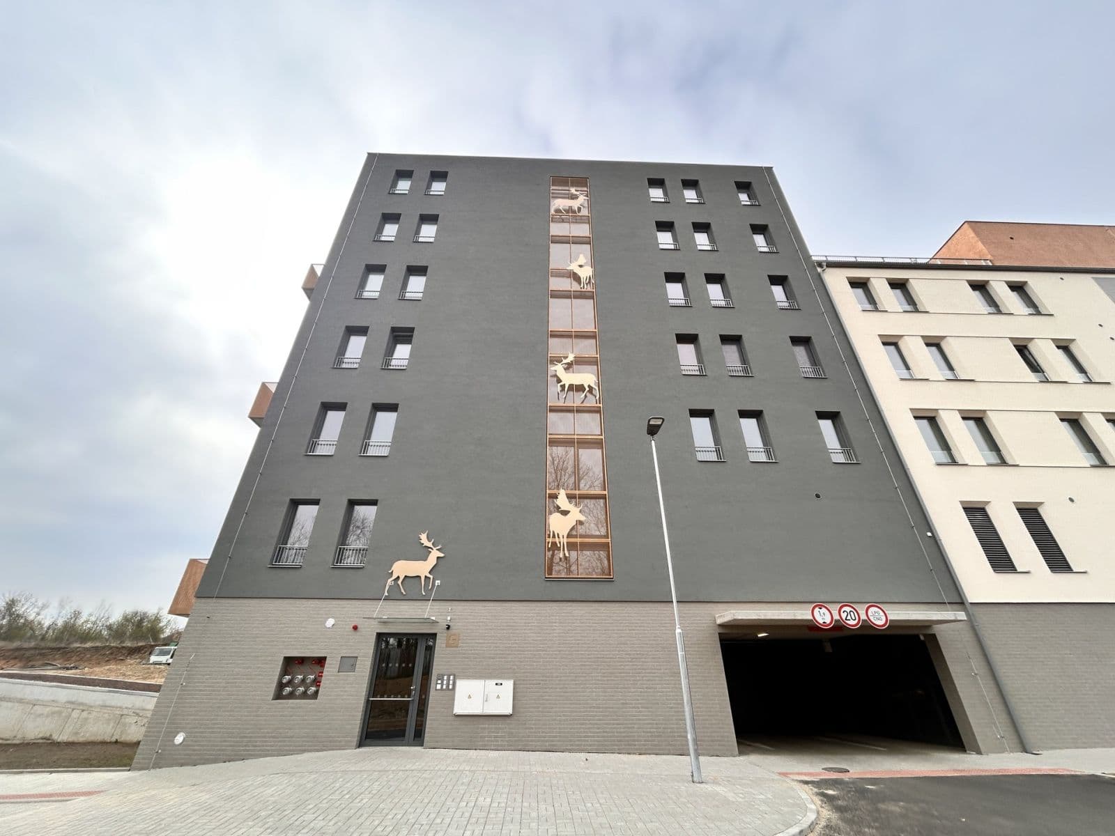 Pronájem bytu 3+kk 90 m², Suchánkova, Benešov, Středočeský kraj Pronájem bytu 3+kk 90 m², Suchánkova, Benešov, Středočeský kraj