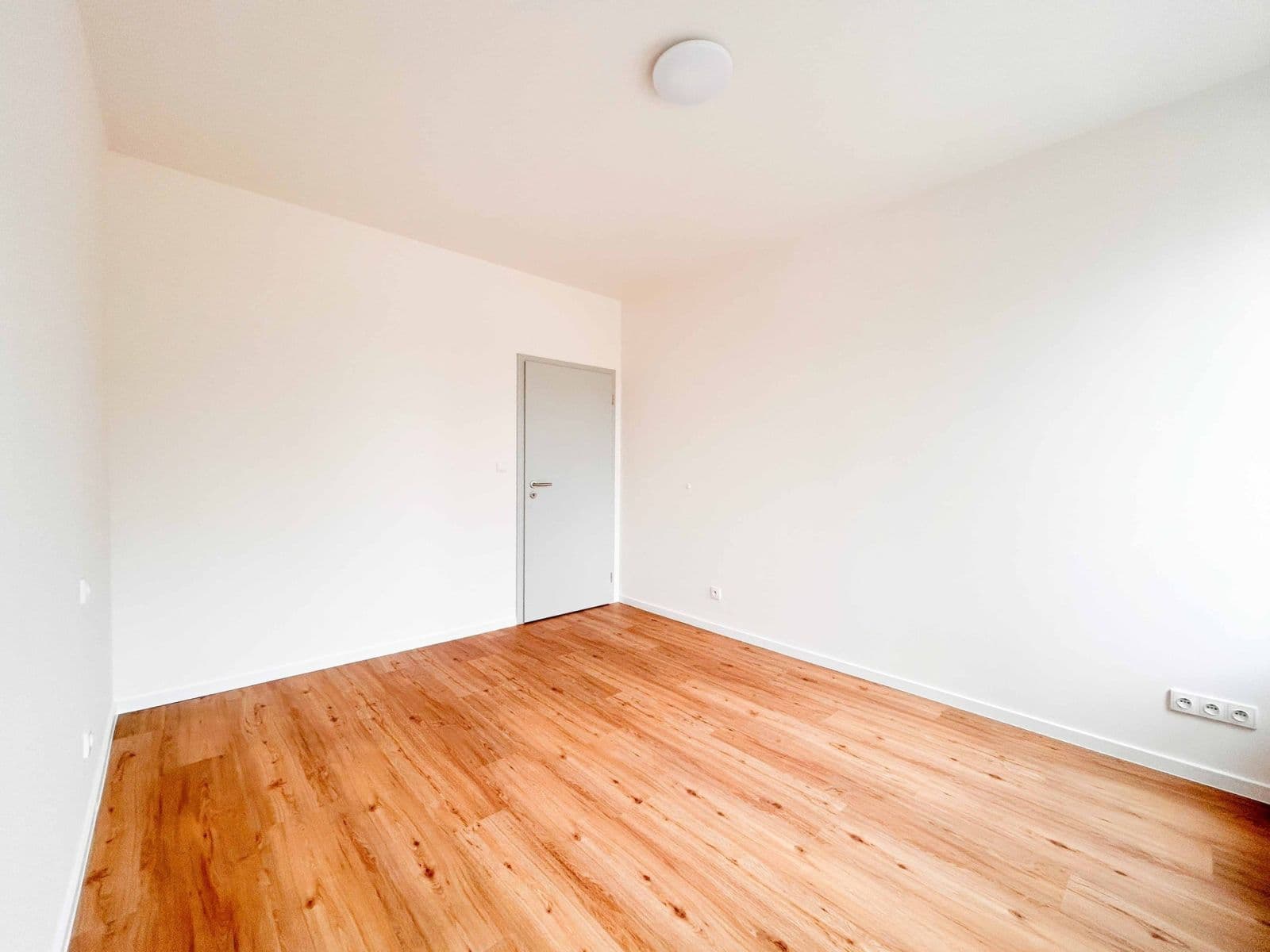 Pronájem bytu 3+kk 90 m², Suchánkova, Benešov, Středočeský kraj Pronájem bytu 3+kk 90 m², Suchánkova, Benešov, Středočeský kraj