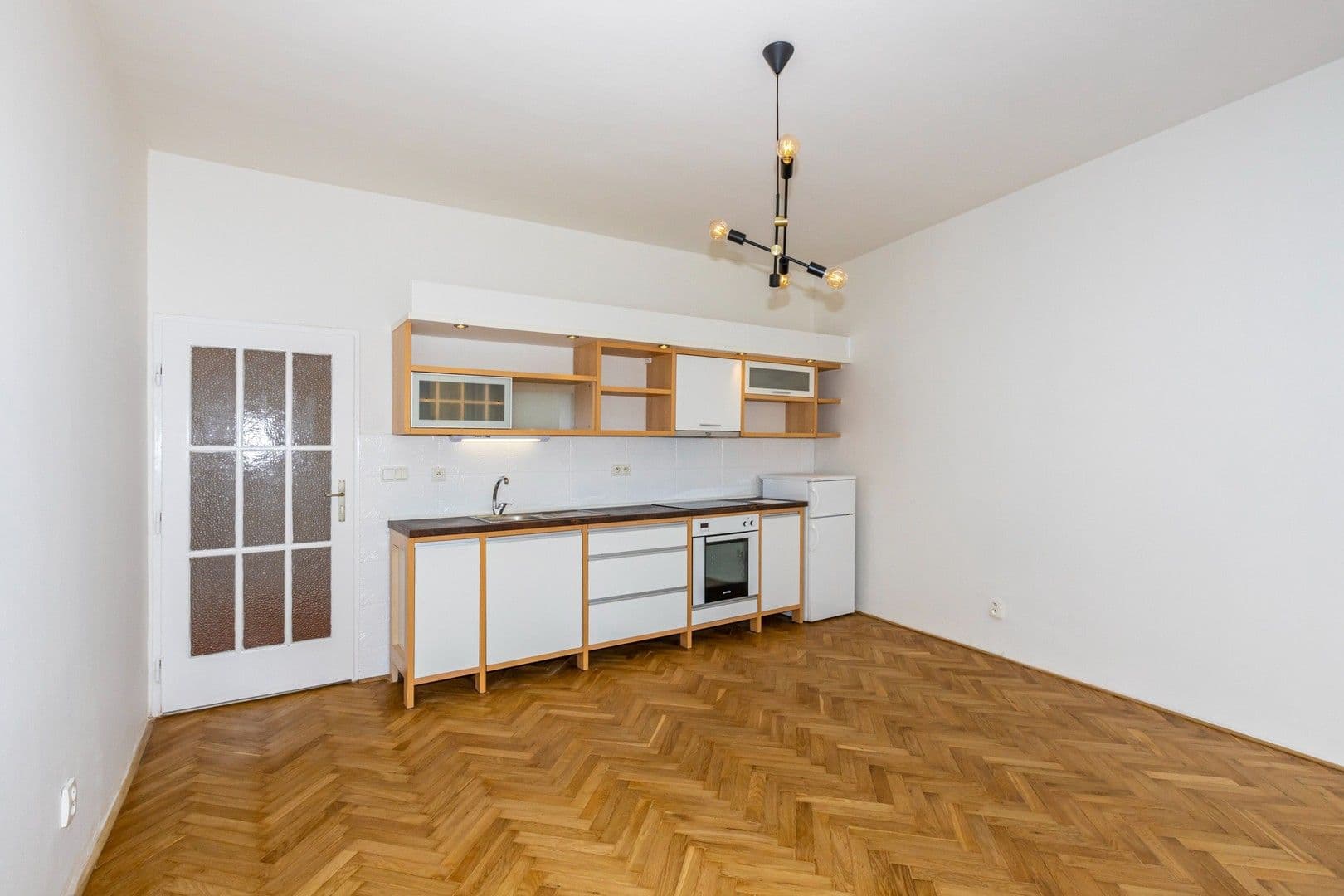 Pronájem bytu 2+kk 43 m², Nádražní, Praha, Praha Pronájem bytu 2+kk 43 m², Nádražní, Praha, Praha