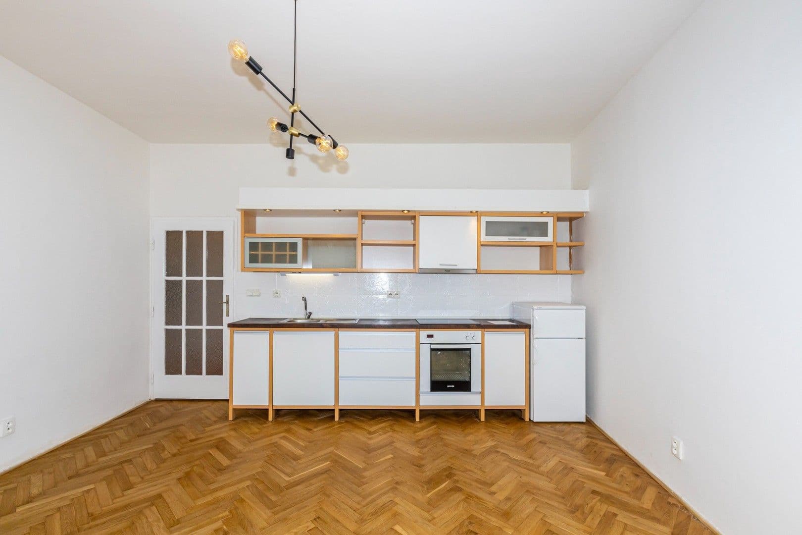 Pronájem bytu 2+kk 43 m², Nádražní, Praha, Praha Pronájem bytu 2+kk 43 m², Nádražní, Praha, Praha