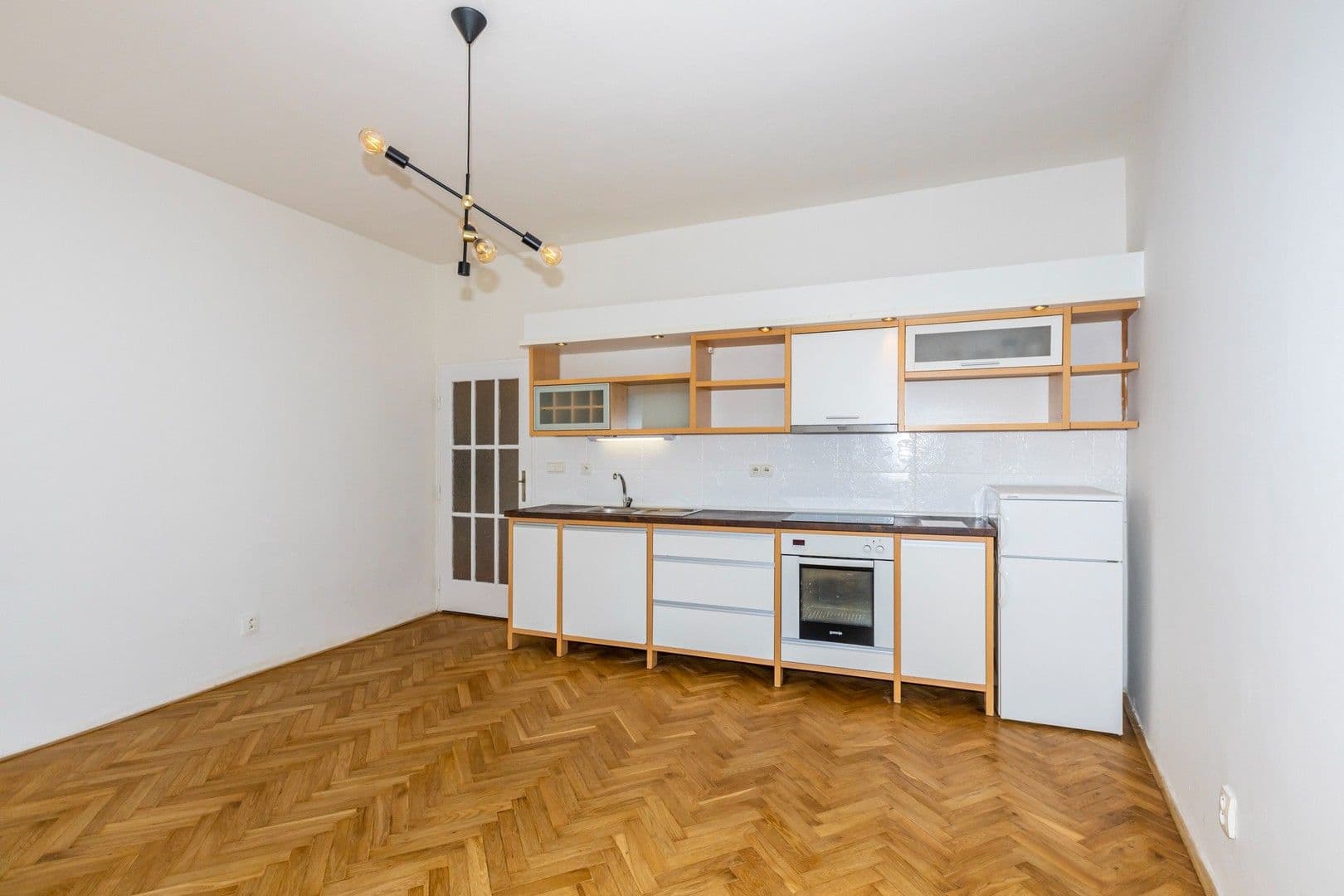 Pronájem bytu 2+kk 43 m², Nádražní, Praha, Praha Pronájem bytu 2+kk 43 m², Nádražní, Praha, Praha