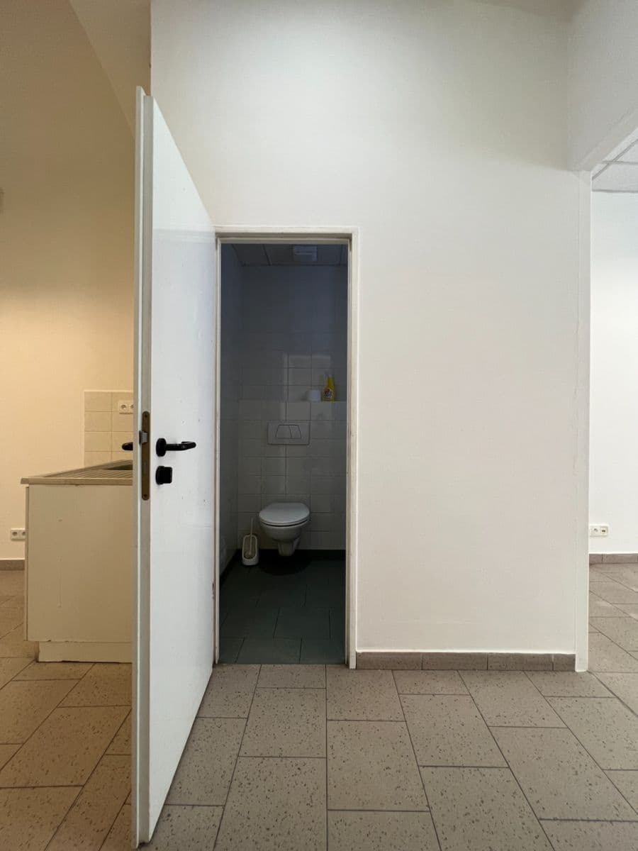 Pronájem nebytového prostoru 55 m², Plzeňská, Praha, Praha Pronájem nebytového prostoru 55 m², Plzeňská, Praha, Praha