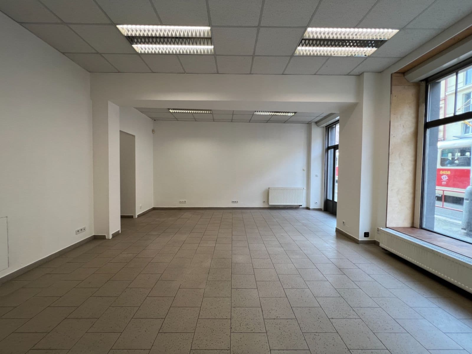 Pronájem nebytového prostoru 55 m², Plzeňská, Praha, Praha Pronájem nebytového prostoru 55 m², Plzeňská, Praha, Praha