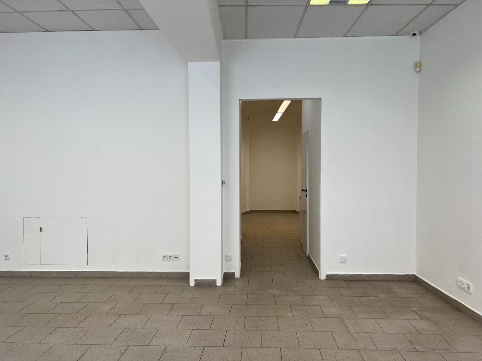 Pronájem nebytového prostoru 55 m², Plzeňská, Praha, Praha Pronájem nebytového prostoru 55 m², Plzeňská, Praha, Praha