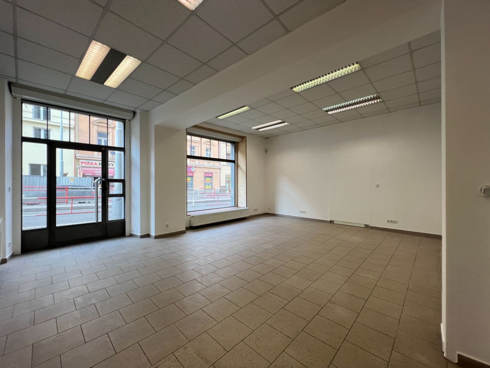 Pronájem nebytového prostoru 55 m², Plzeňská, Praha, Praha Pronájem nebytového prostoru 55 m², Plzeňská, Praha, Praha
