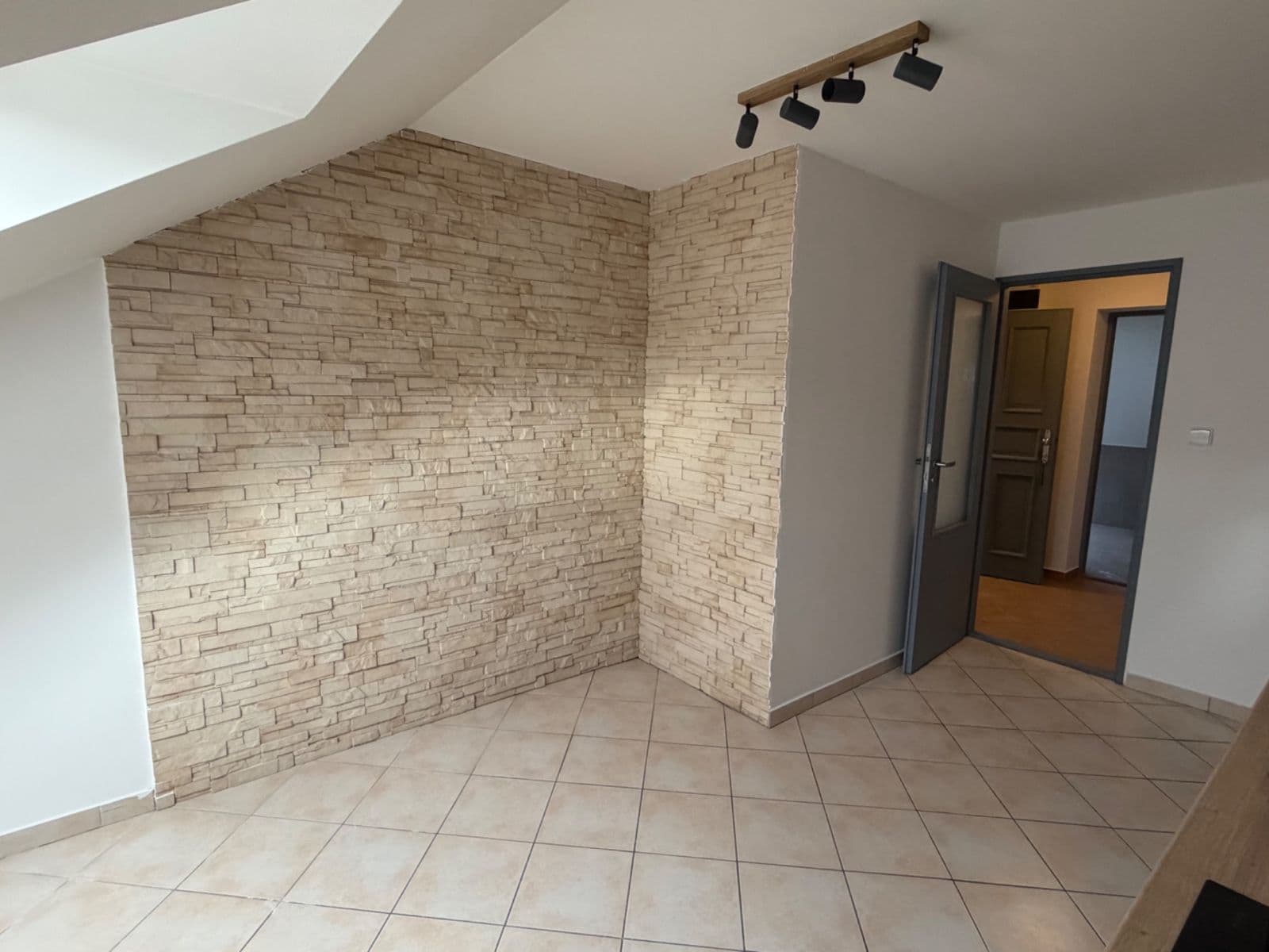 Pronájem bytu 2+1 54 m², Bohnická, Praha, Praha Pronájem bytu 2+1 54 m², Bohnická, Praha, Praha