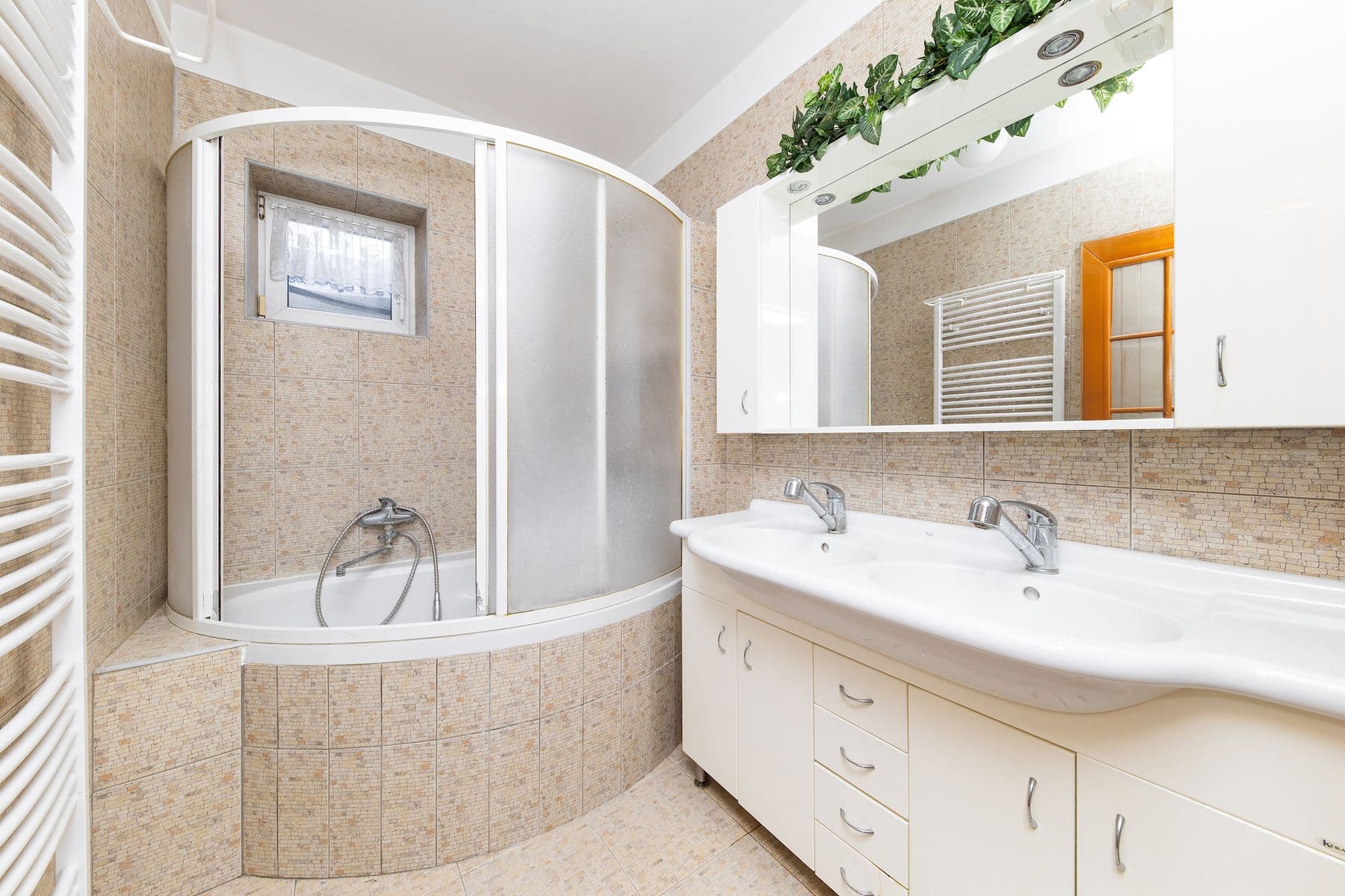 Prodej domu 370 m², pozemek 493 m², Heydukova, Olomouc, Olomoucký kraj Prodej domu 370 m², pozemek 493 m², Heydukova, Olomouc, Olomoucký kraj