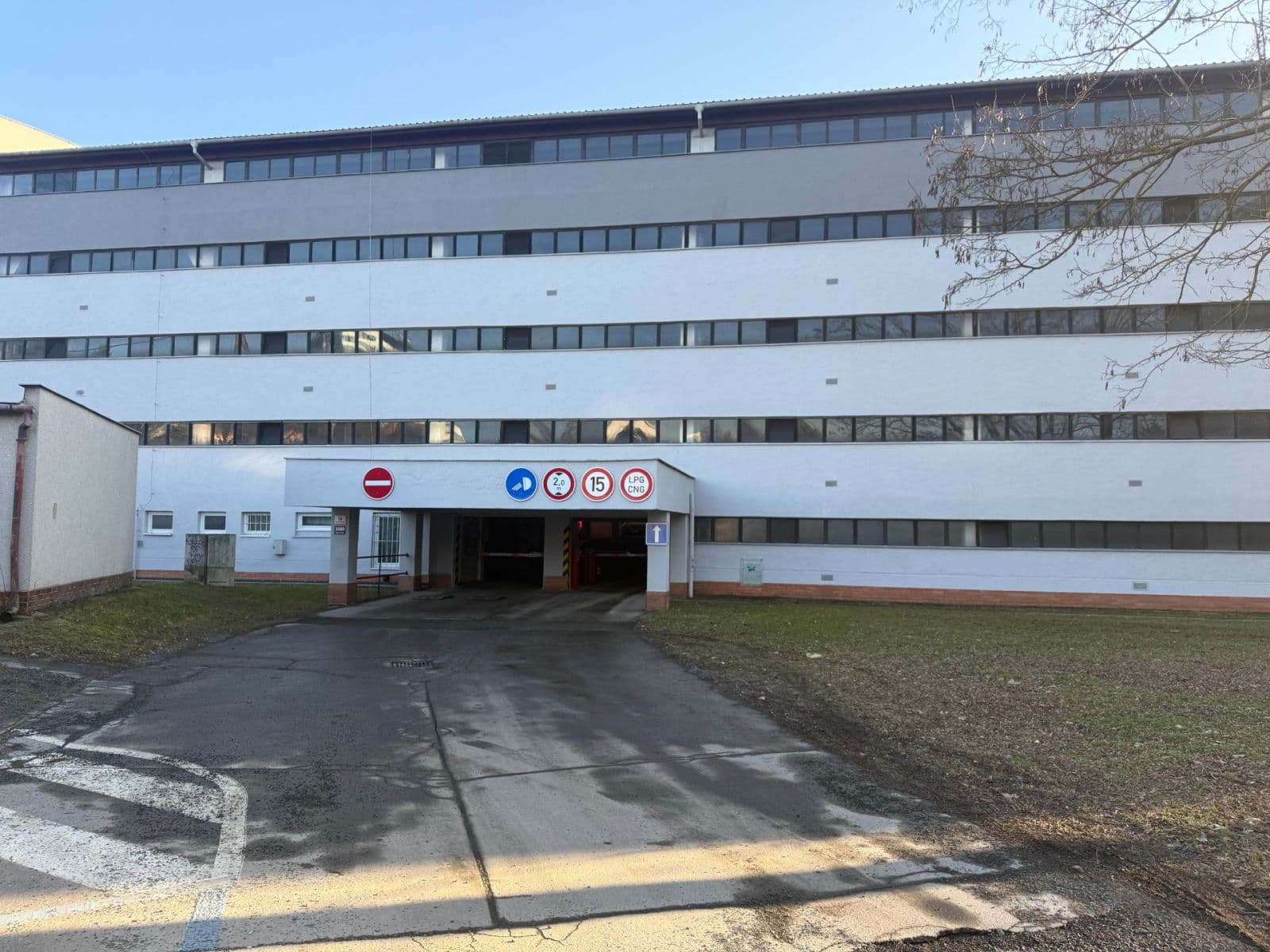 Prodej garáže 12 m², Voroněžská, Brno, Jihomoravský kraj Prodej garáže 12 m², Voroněžská, Brno, Jihomoravský kraj