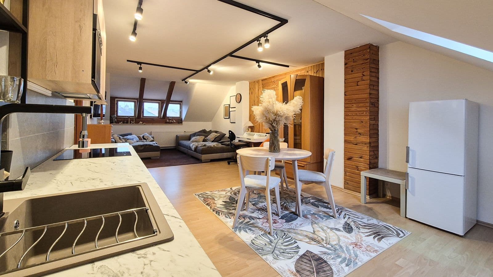 Pronájem bytu 2+1 67 m², Stropkovská, Košice - mestská časť Západ, Košický kraj Pronájem bytu 2+1 67 m², Stropkovská, Košice - mestská časť Západ, Košický kraj