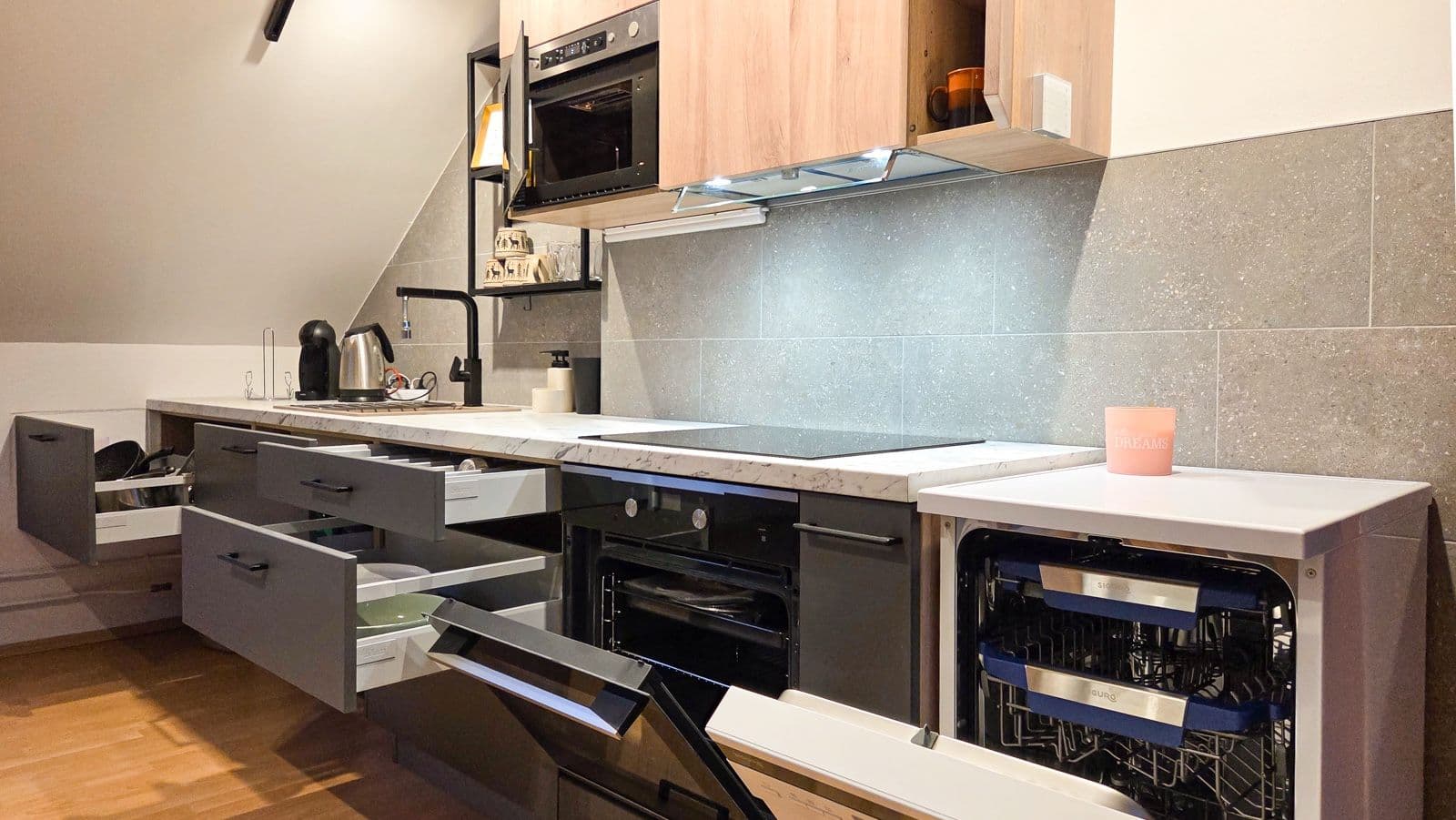 Pronájem bytu 2+1 67 m², Stropkovská, Košice - mestská časť Západ, Košický kraj Pronájem bytu 2+1 67 m², Stropkovská, Košice - mestská časť Západ, Košický kraj