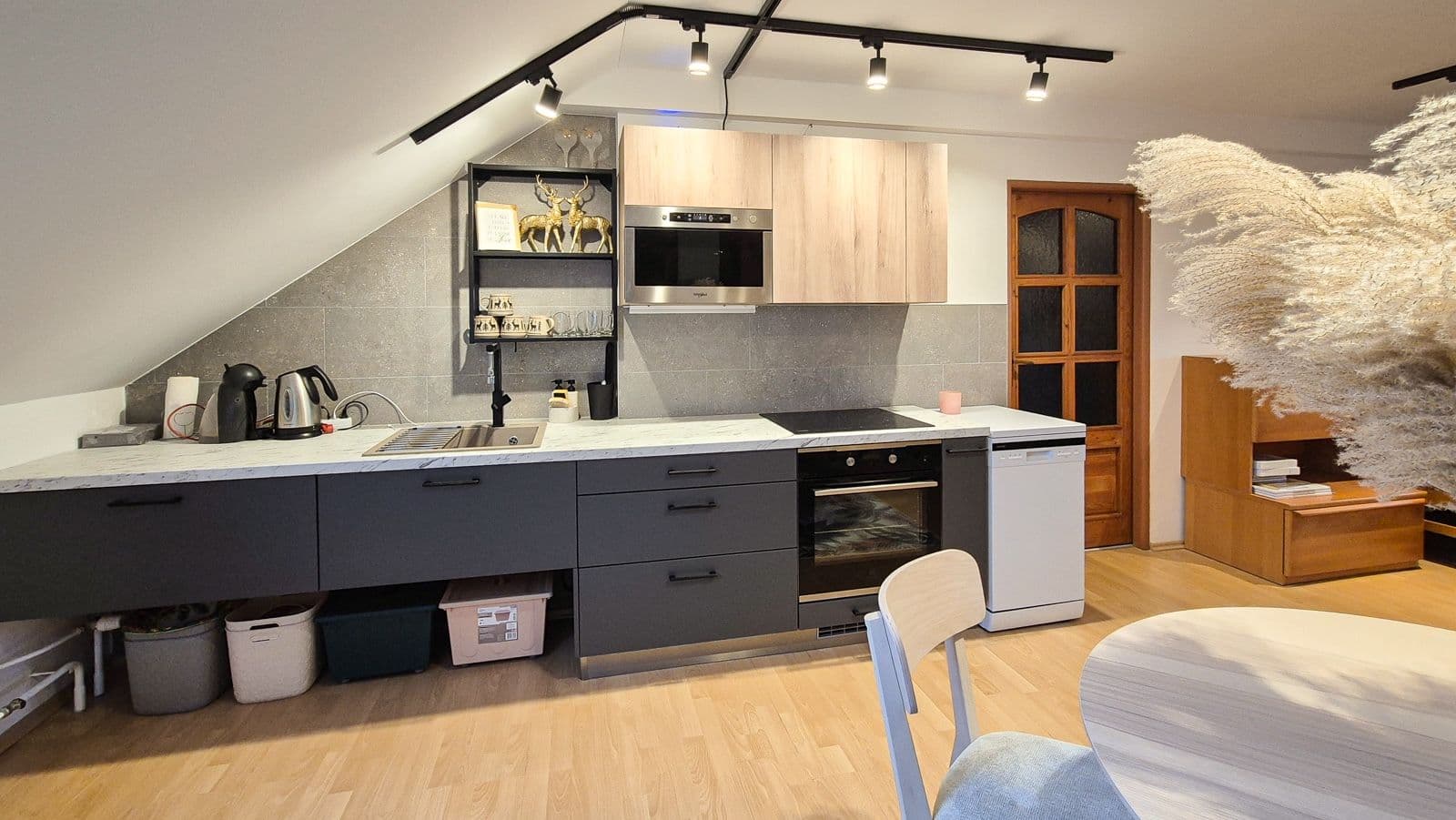 Pronájem bytu 2+1 67 m², Stropkovská, Košice - mestská časť Západ, Košický kraj Pronájem bytu 2+1 67 m², Stropkovská, Košice - mestská časť Západ, Košický kraj