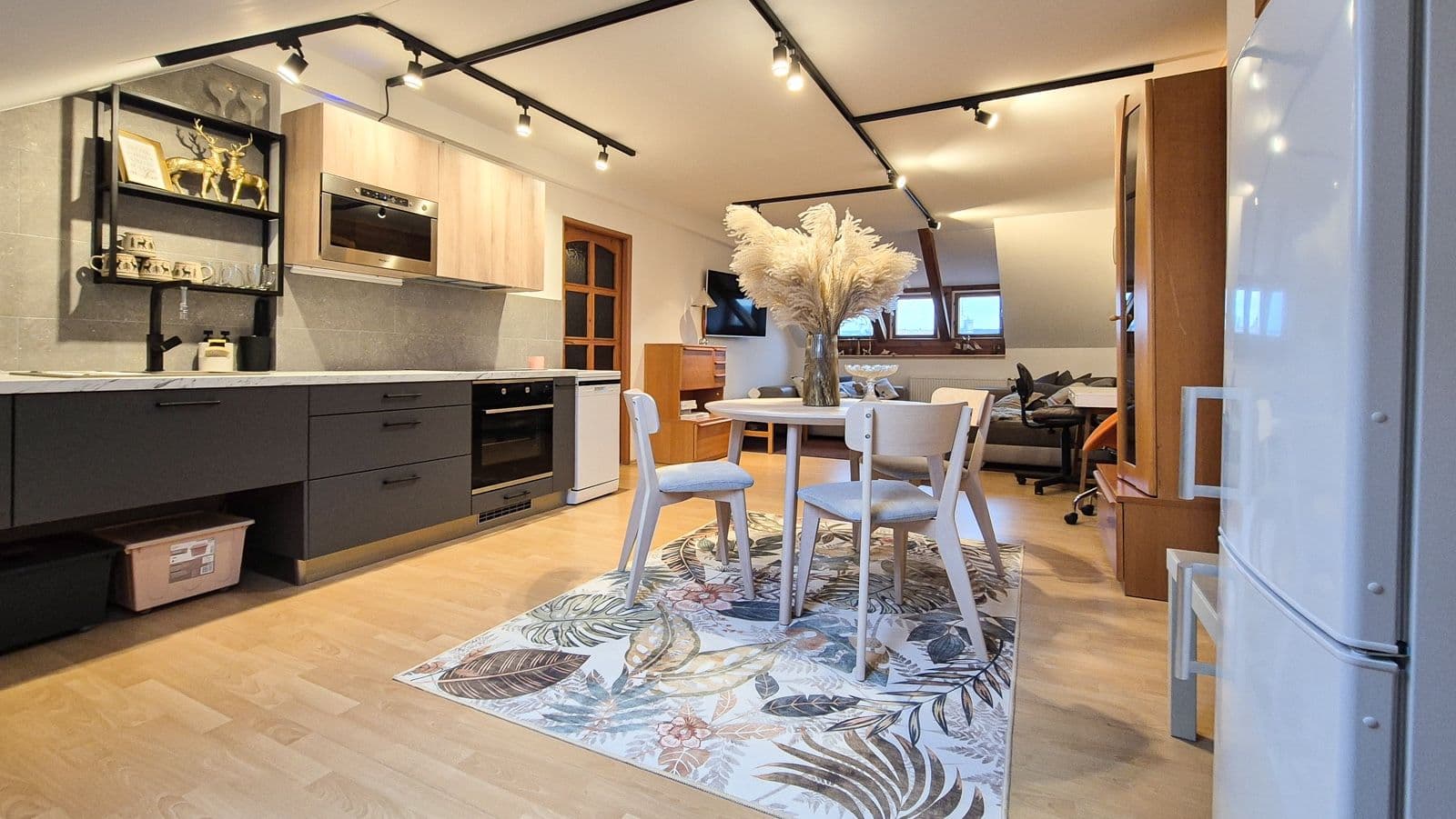 Pronájem bytu 2+1 67 m², Stropkovská, Košice - mestská časť Západ, Košický kraj Pronájem bytu 2+1 67 m², Stropkovská, Košice - mestská časť Západ, Košický kraj