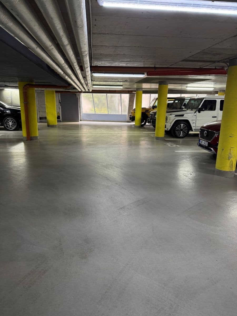 Prodej garáže 45 m², Na Harfě, Praha, Praha Prodej garáže 45 m², Na Harfě, Praha, Praha