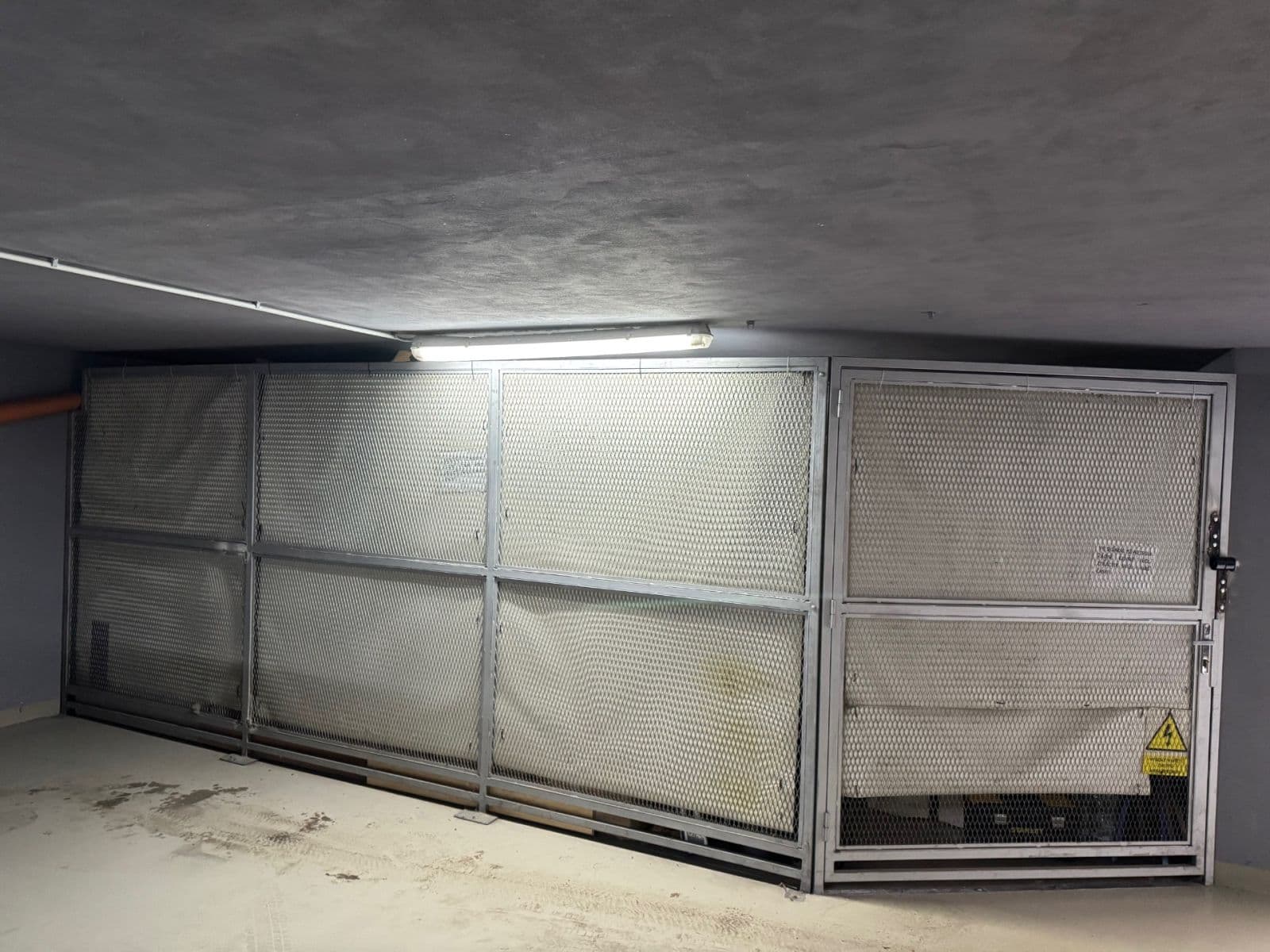 Prodej garáže 45 m², Na Harfě, Praha, Praha Prodej garáže 45 m², Na Harfě, Praha, Praha