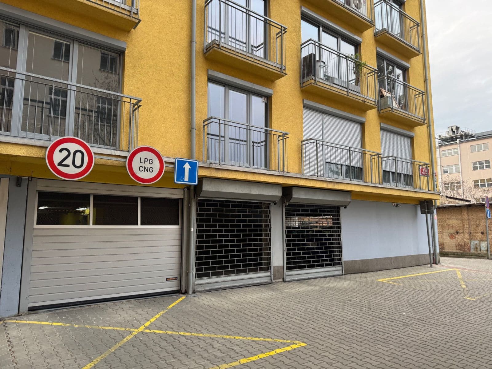 Prodej garáže 45 m², Na Harfě, Praha, Praha Prodej garáže 45 m², Na Harfě, Praha, Praha