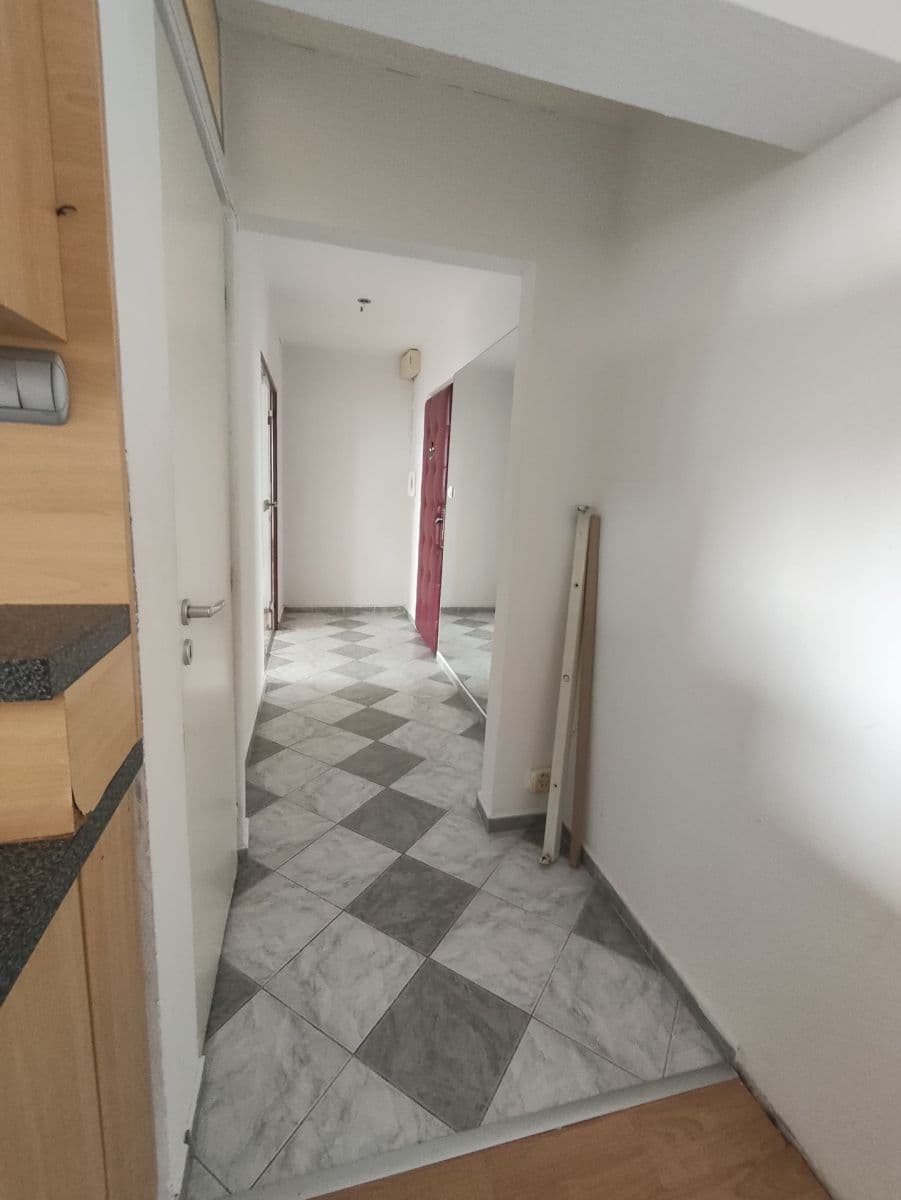 Pronájem bytu 3+1 75 m², Krylova, Znojmo, Jihomoravský kraj Pronájem bytu 3+1 75 m², Krylova, Znojmo, Jihomoravský kraj